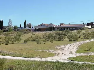 En marcha las obras para dotar de suministro eléctrico al Tanatorio Municipal de Villanueva del Pardillo