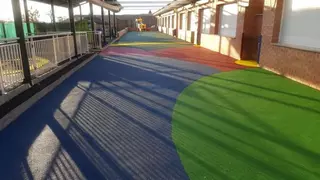 Obras de mejoras en los patios de infantil del Colegio Carpe Diem y de la Escuela Infantil municipal de Villanueva del Pardillo