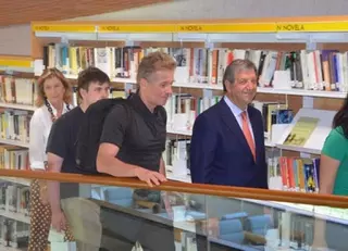 El director de la Academia Espacial del Jet Propulsion Laboratory de la NASA visita Villanueva de la Cañada