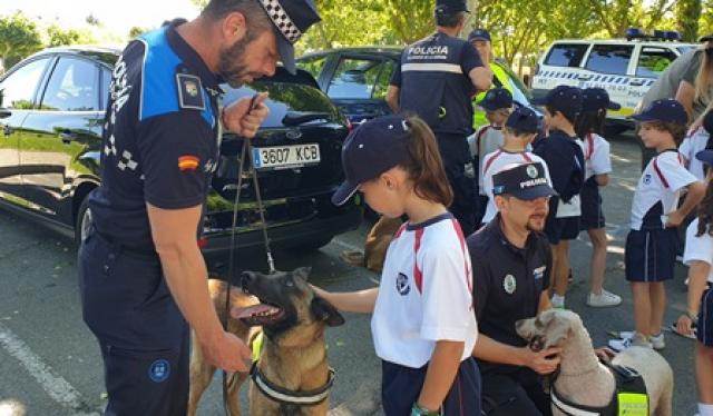 La Policía Local de Villanueva de la Cañada organiza una jornada de puertas abiertas para 200 escolares