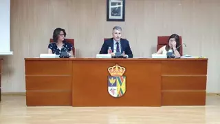 Eduardo Fernández presenta al nuevo equipo de gobierno de 
Villanueva del Pardillo