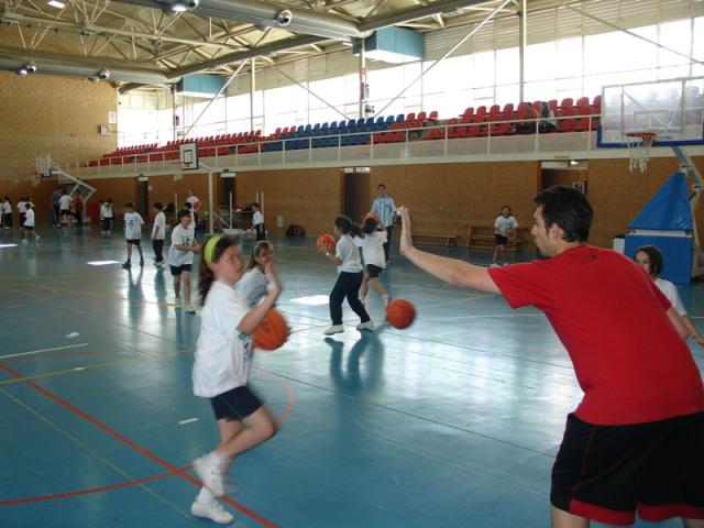 581 niños y niñas en la Fiesta del Minibasket