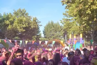 Villanueva de la Cañada llena de polvo de colores a 1.000 personas en la Holi Day Party