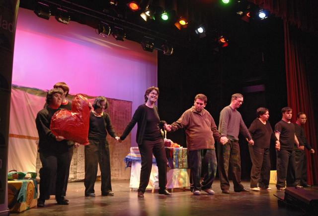Éxito del Festival de Teatro con actores discapacitados en Villanueva del Pardillo