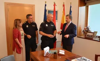 Un nuevo agente de la  Policía Local de Villanueva de la Cañada toma posesión de su cargo