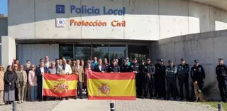 Concentración en Villanueva de la Cañada en apoyo a los policías destinados en Cataluña