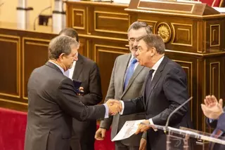 El alcalde de Villanueva de la Cañada, homenajeado por la FEMP en el Senado