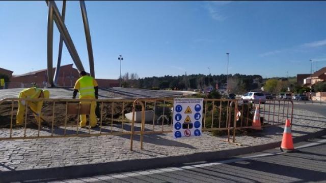 Comienzan las obras de mejora en las rotondas de salida y entrada de Villanueva del Pardillo