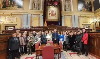 Los mayores de Villanueva del Pardillo visitan el Congreso de los Diputados