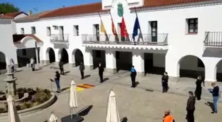 Villanueva del Pardillo guarda un minuto de silencio en memoria a los fallecidos por el Coronavirus