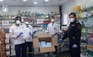El Ayuntamiento de Villanueva de la Cañada distribuye mascarillas para los vecinos a través de las farmacias del municipio