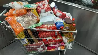 Vecinos y establecimientos de Villanueva de la Cañada donan 2.500 kilos de alimentos para familias con dificultades