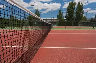 Se abren las pistas de tenis y pádel del Centro Deportivo San Isidro y del Polideportivo Santiago Apóstol de Villanueva de la Cañada