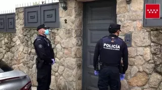 La policía de Villanueva de la Cañada desmantela una fiesta ilegal en una vivienda propiedad de Leticia Sabater