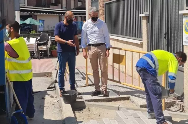 Arranca el nuevo servicio de mantenimiento urbano en Villanueva del Pardillo