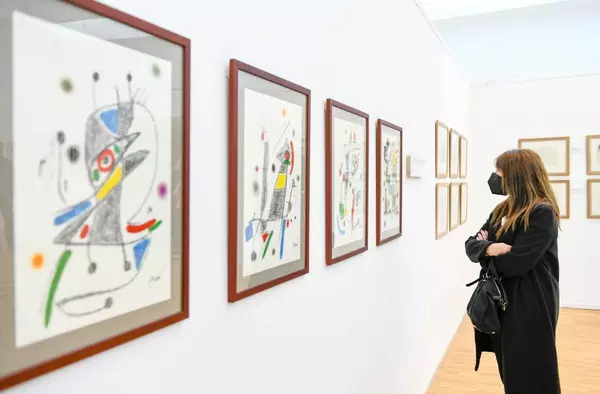 El C.C. La Despernada de Villanueva de la Cañada acoge una exposición de grabados de Picasso, Miró y Dalí