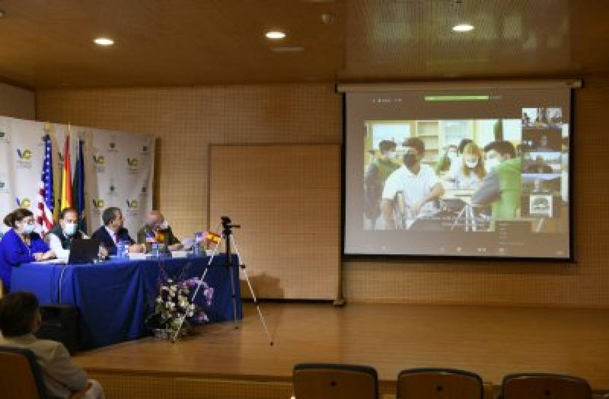 El alcalde de Villanueva de la Cañada mantiene una reunión online con el Consejo Municipal de La Cañada Flintridge