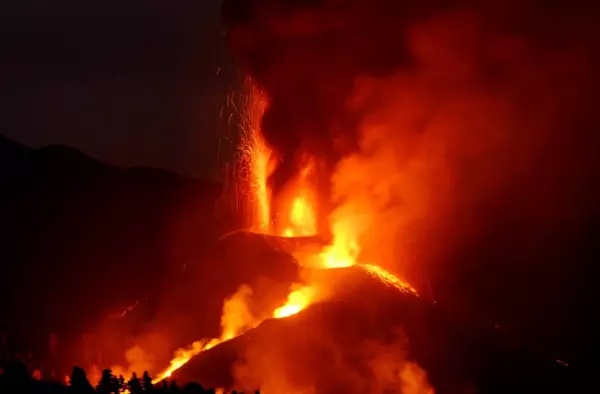 Villanueva de la Cañada acoge un Mercadillo Solidario a favor de los damnificados por el volcán de La Palma  