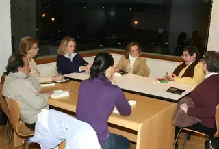 Clubes de lectura para la población infantil y tertulias literarias para adultos en la biblioteca municipal