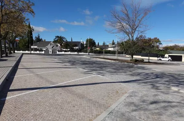 El alcalde de Villanueva de la Cañada inaugura el aparcamiento de 'La Estrella' 
