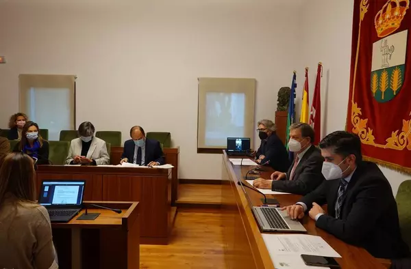 El Ayuntamiento de Villanueva de la Cañada pide el cese del ministro de Consumo por sus declaraciones sobre la ganadería