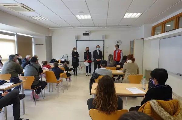 Clases de español para refugiados en Villanueva de la Cañada