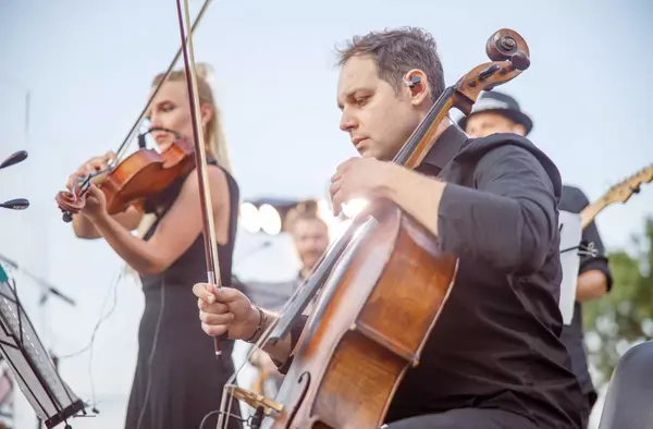 El Ayuntamiento de Villanueva de la Cañada estudiará la viabilidad de impulsar la música en vivo en la vía pública