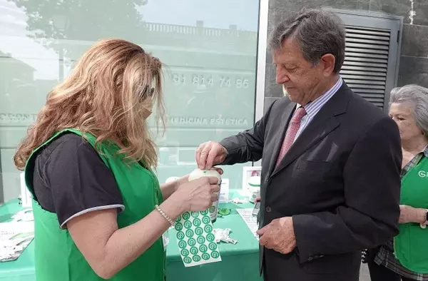 Villanueva de la Cañada se suma a la tradicional cuestación de la Asociación Española contra el Cáncer