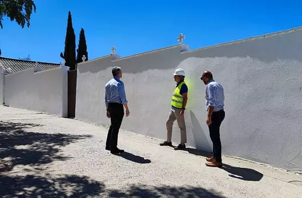El cementerio de Villanueva del Pardillo luce una nueva imagen tras la finalización de las obras de mejora