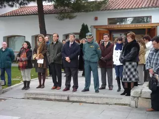 Concentración a las puertas del Ayuntamiento para condenar el último atentado de ETA.