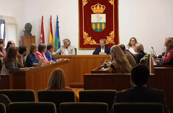 El Pleno de Villanueva de la Cañada aprueba una propuesta para luchar contra la ocupación ilegal