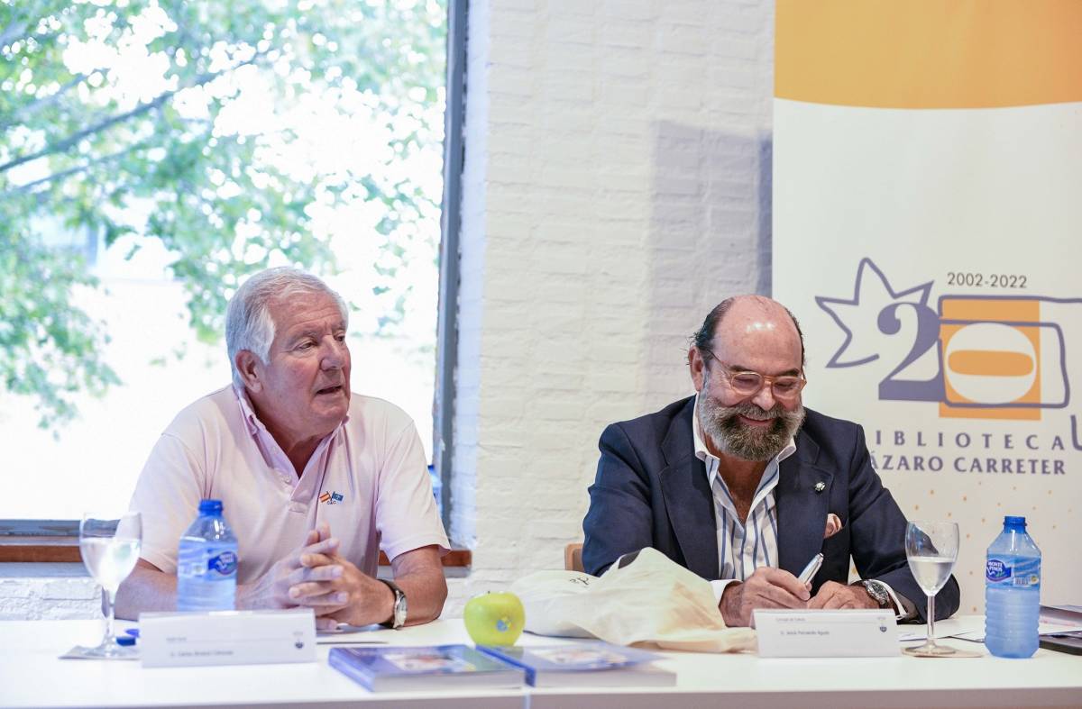 El vecino de Villanueva de la Cañada, Carlos Álvarez, presenta su libro 'Cómo llegar a la tercera edad en plena forma'