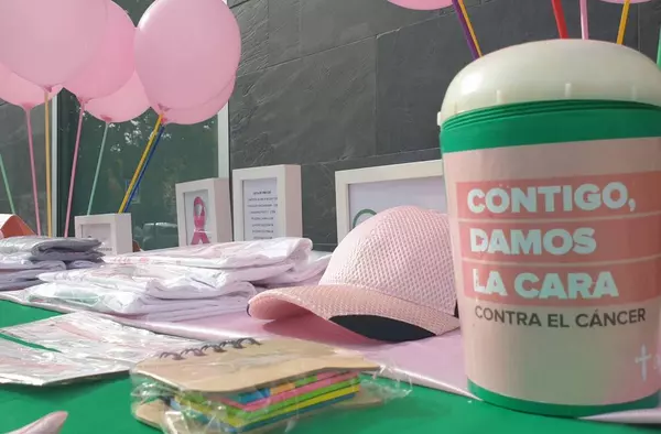 El color rosa toma las calles de Villanueva de la Cañada en el Día Mundial contra el Cáncer de Mama