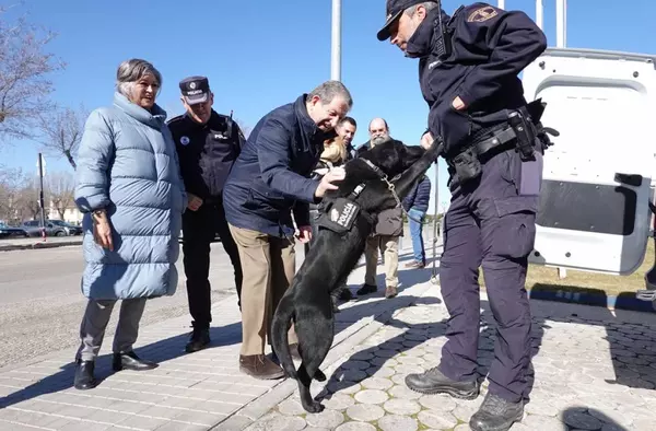 La Policía Local de Villanueva de la Cañada cuenta con un nuevo agente canino