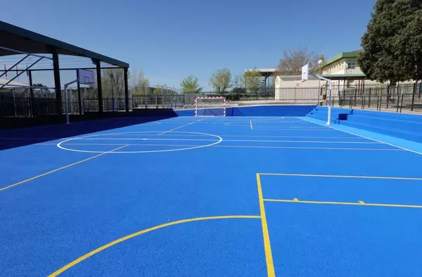 Inauguración de la nueva pista polideportiva del colegio Santiago Apóstol de Villanueva de la Cañada