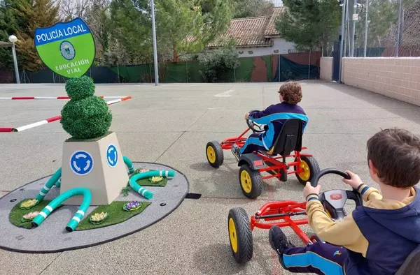La Policía local de Villanueva de la Cañada imparte el Programa de Educación Vial a cerca de 750 escolares