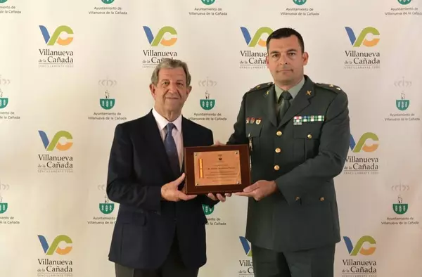 Villanueva de la Cañada homenajea al teniente coronel Julián Martínez Power, jefe de la Guardía Civil de Majadahonda