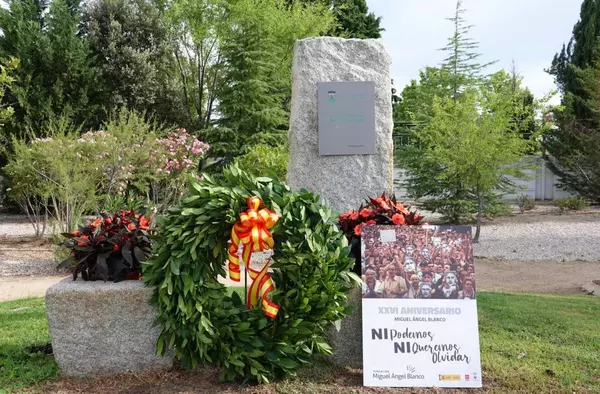 Villanueva de la Cañada rinde homenaje a Miguel Ángel Blanco en el 26º aniversario de su asesinato