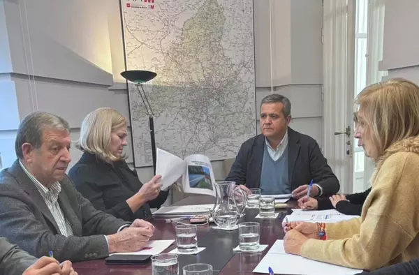 Tráfico y transporte interurbano en el foco del encuentro entre el alcalde de Villanueva de la Cañada y el Consejero 