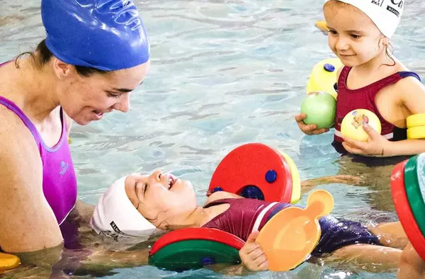 Consigue gratis un Abono de Natación para niños y adultos en la piscina de Casvi: te contamos cómo