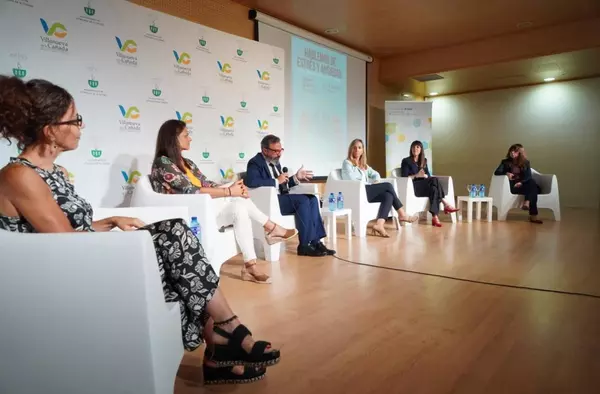 Villanueva de la Cañada aborda el estrés y la ansiedad con una mesa redonda de expertos en salud mental