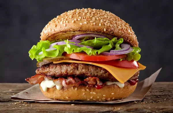 Villanueva de la Cañada organiza el I Concurso de Hamburguesas ‘Cañada Burger Fest’