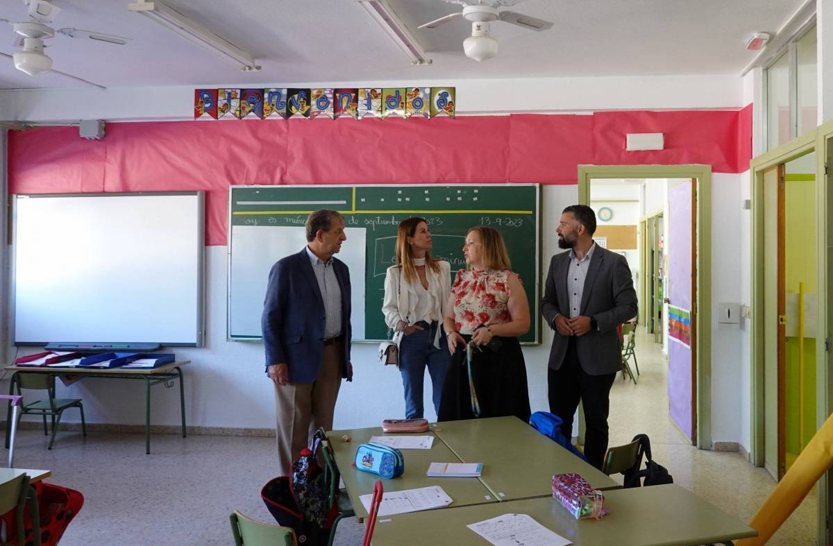El Ayuntamiento de Villanueva de la Cañada destina alrededor de 50.000 euros a obras de mantenimiento en los colegios públicos 