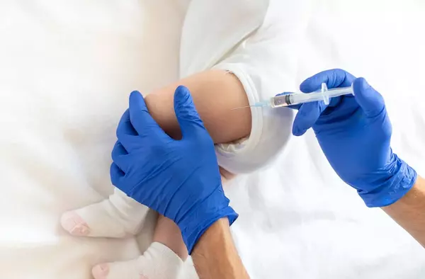 Se abre la cita previa en la región madrileña para inmunizar a 50.000 bebés contra el virus que causa la bronquiolitis