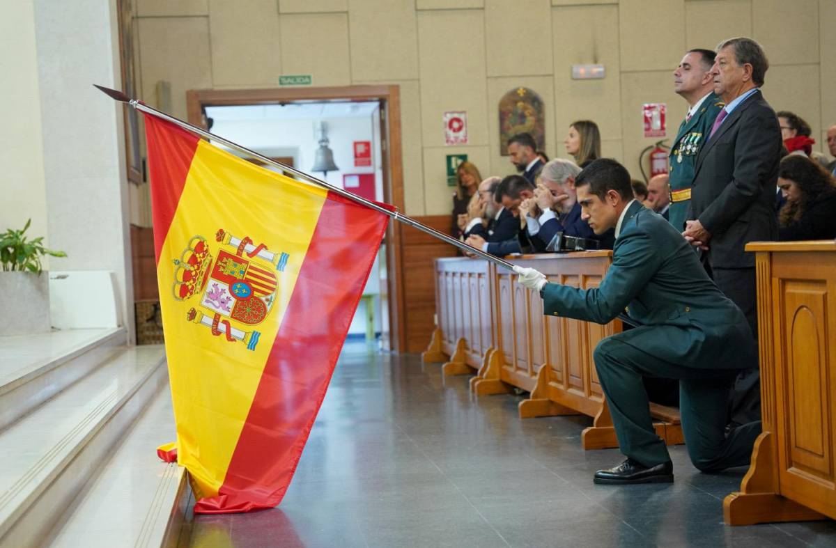 Villanueva de la Cañada celebró el Día de la Hispanidad y Día del Pilar con honores a la Guardia Civil 