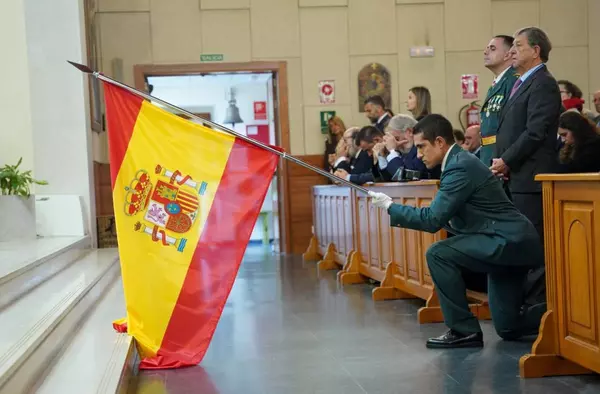 Villanueva de la Cañada celebró el Día de la Hispanidad y Día del Pilar con honores a la Guardia Civil 