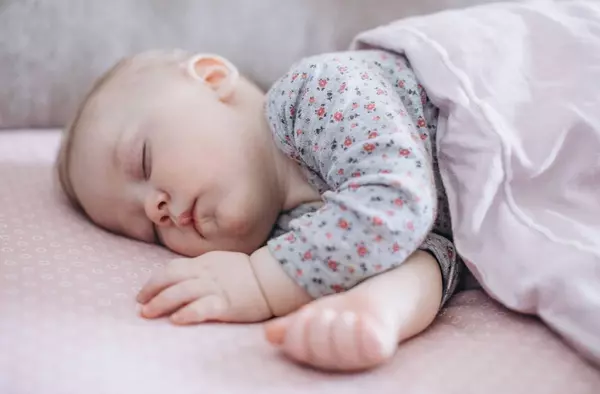 Emmatrona, las asesoras de sueño infantil que ayudan a los padres a descansar