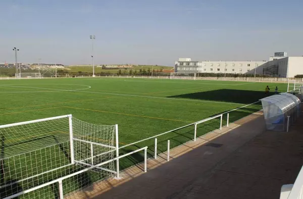 Robo de cableado en Villanueva del Pardillo causa graves daños y deja sin luz los campos de fútbol 'Juan Manuel Angelina'