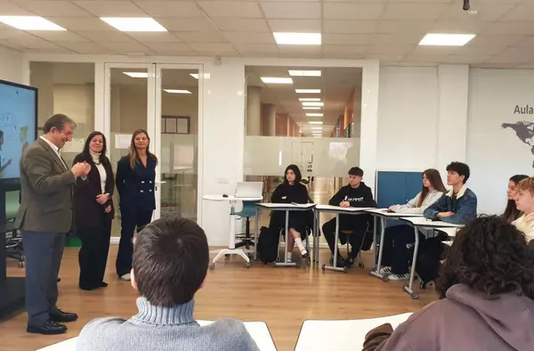 El Ayuntamiento de Villanueva de la Cañada acerca la Constitución a los vecinos 