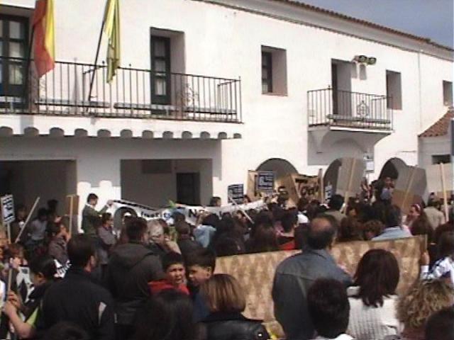 Manifestación por las seis rutas del Instituto Sapere Aude